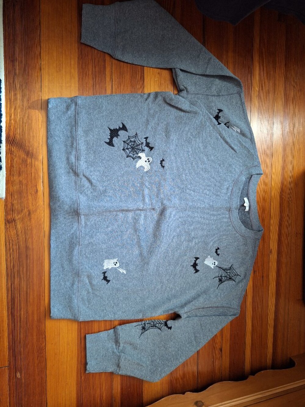 Maurice’s Gray Halloween Ghost Bat Sweatshirt Women's Crewneck